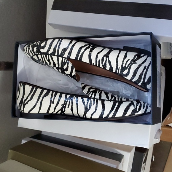 NIB sz 40 $950 Aquazzura leather flats